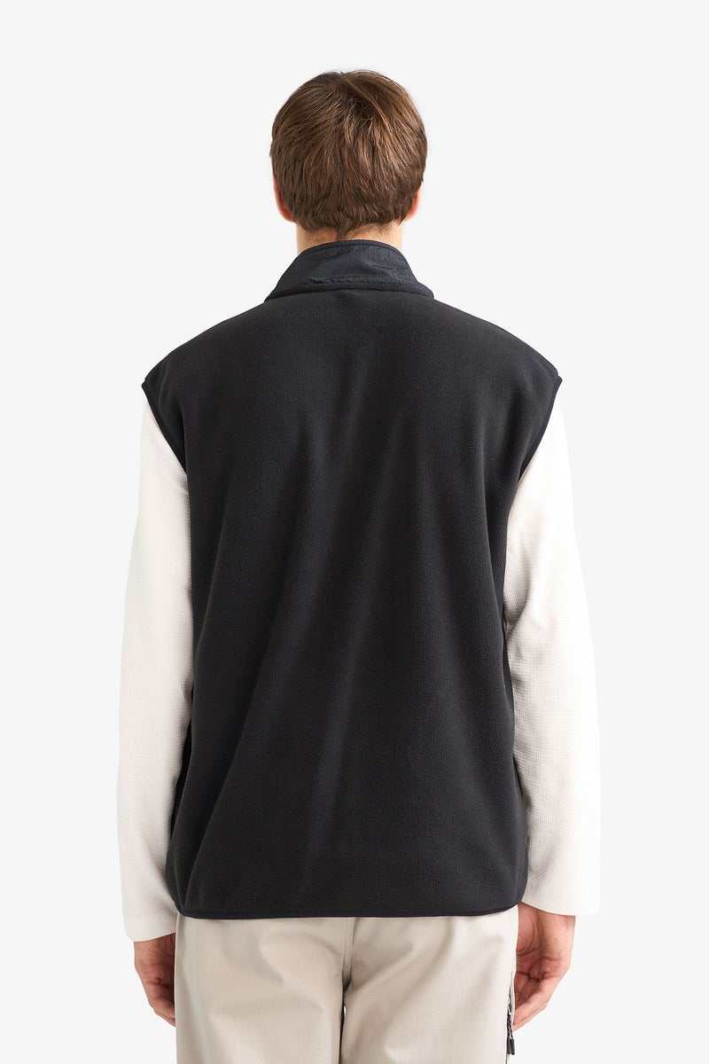 DeFacto Black Man Regular Fit Stand Collar Fleece Zip Up Vest Casual - Image 5